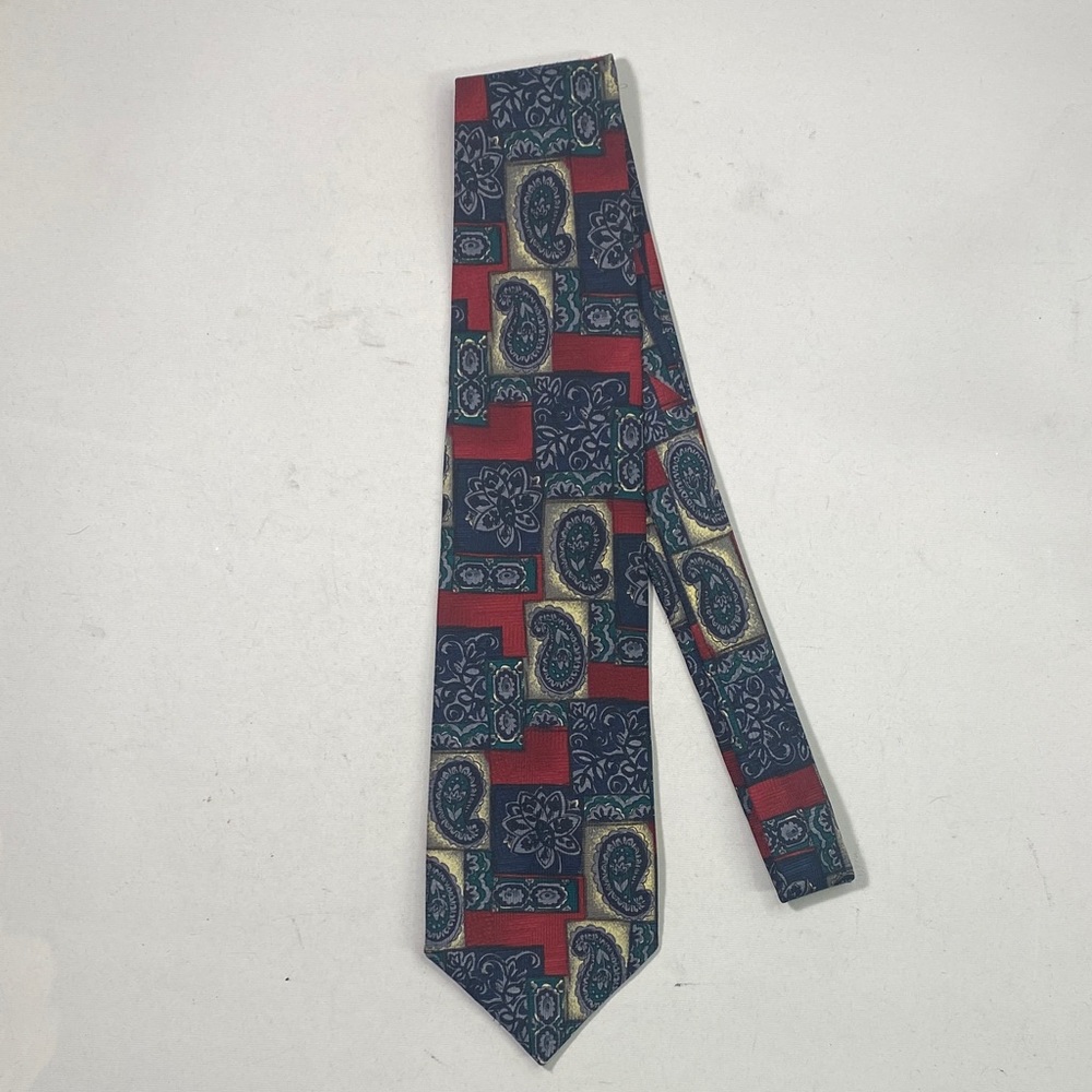 Men's Paisley & Geometric Pattern Tie in Red and Navy